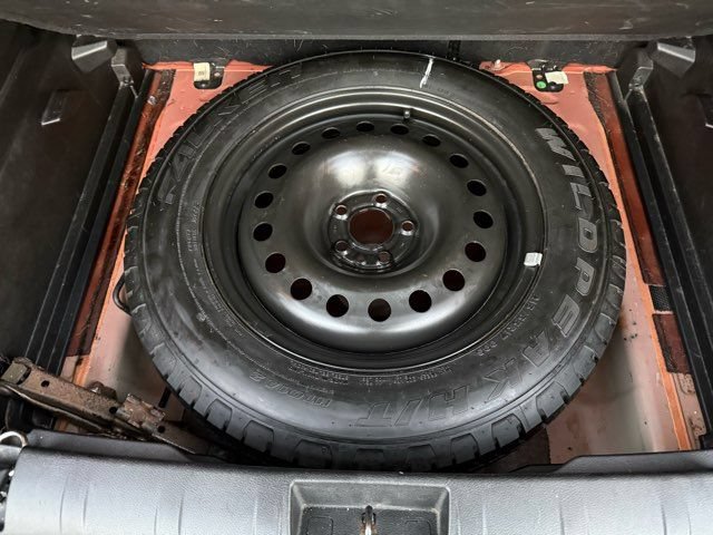 Used 2015 Jeep Renegade Latitude AWD/4WD image 22