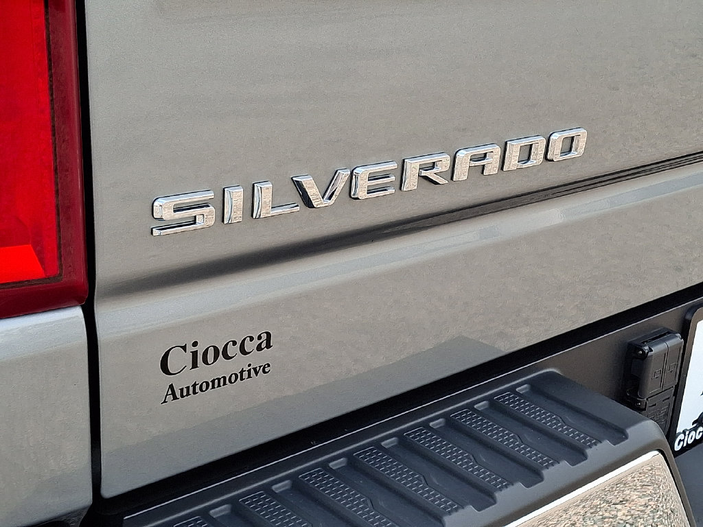 Used 2024 Chevrolet Silverado 1500 LTZ w/ LTZ Convenience Package II AWD/4WD image 30