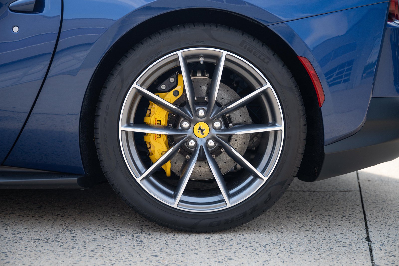 Used 2021 Ferrari 812 GTS RWD image 22