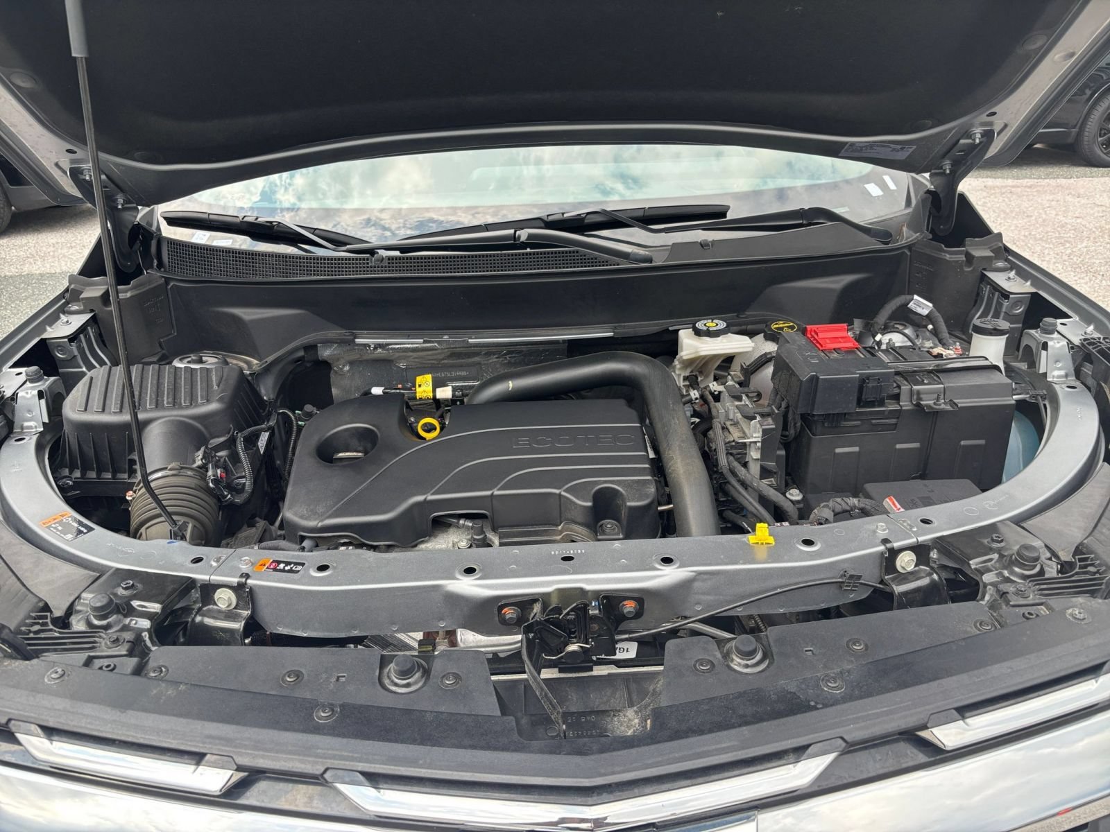 Used 2025 Chevrolet Equinox LT FWD image 32