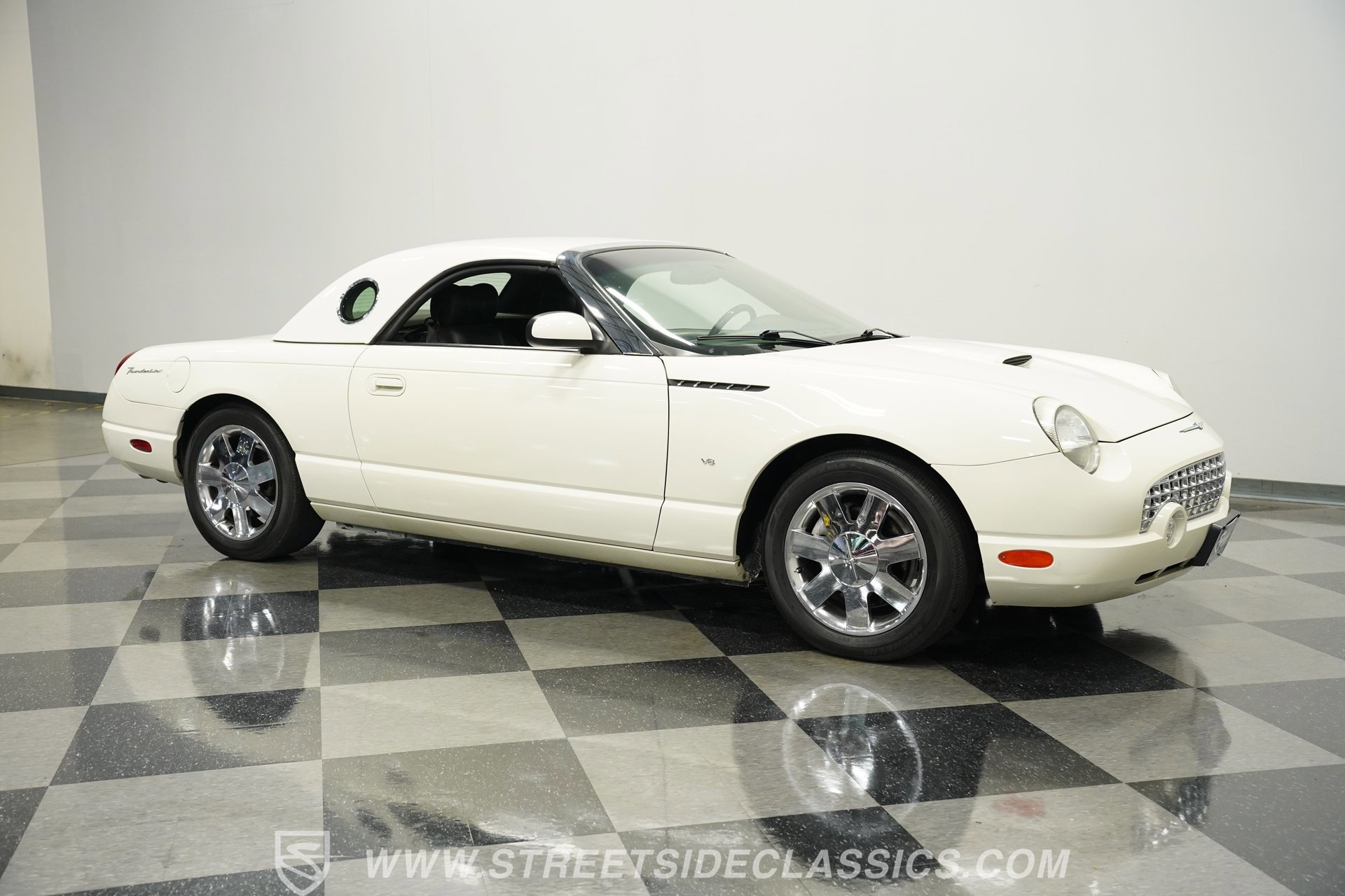 Used 2002 Ford Thunderbird image 15