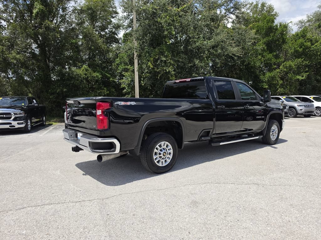 Used 2025 Chevrolet Silverado 2500 LT w/ Convenience Package AWD/4WD image 4