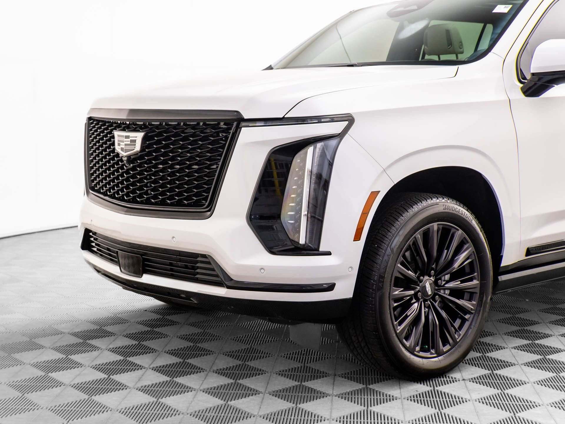 Certified 2025 Cadillac Escalade ESV Sport w/ LPO, ONYX Package image 44