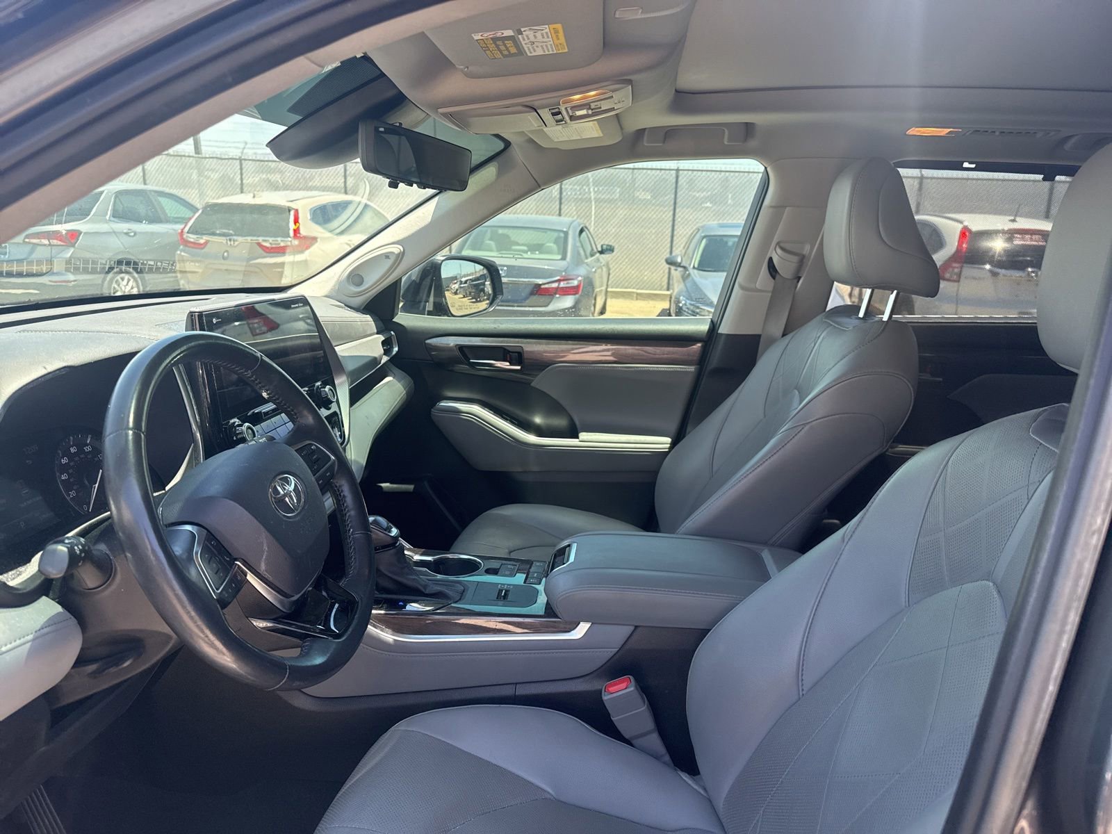 Used 2021 Toyota Highlander Platinum FWD image 15