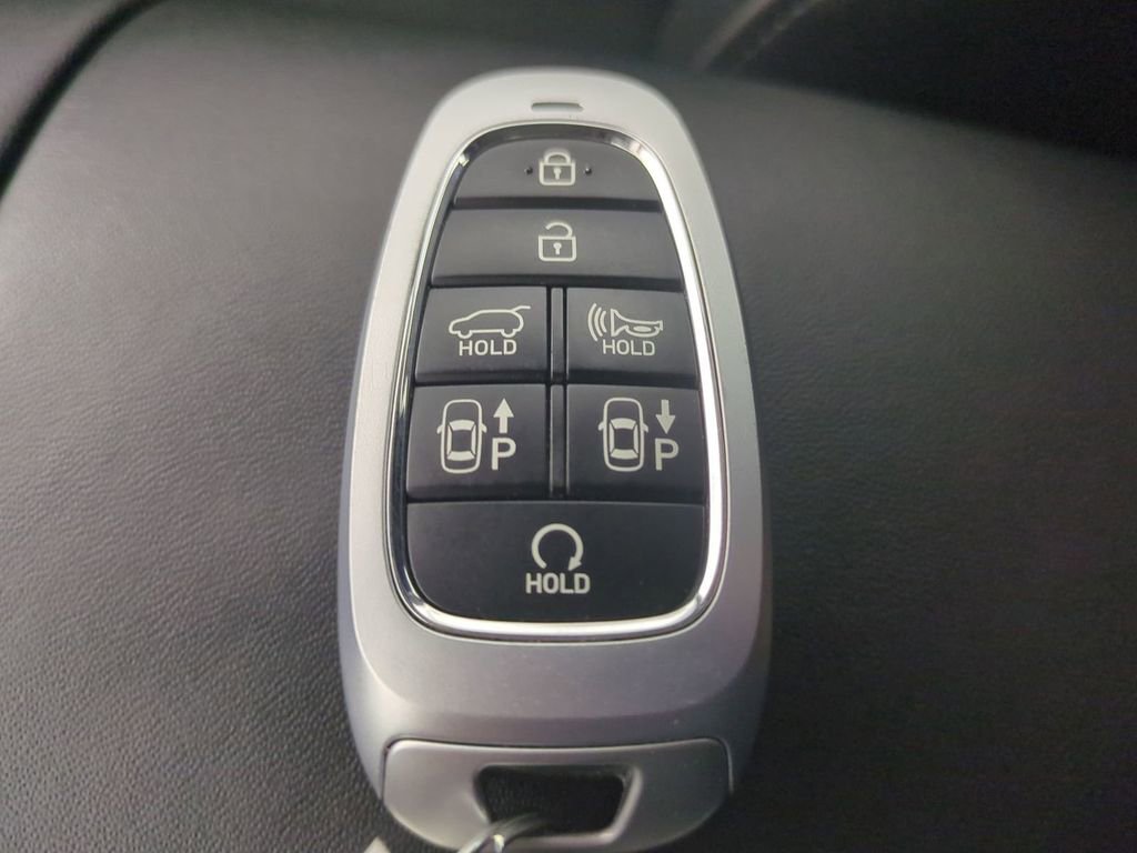 Used 2022 Hyundai Santa Fe Limited image 38