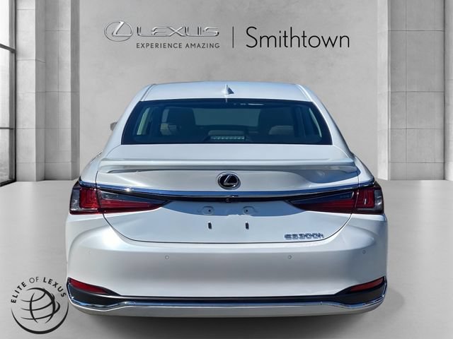 Used 2023 Lexus ES 300h w/ Luxury Package FWD image 6