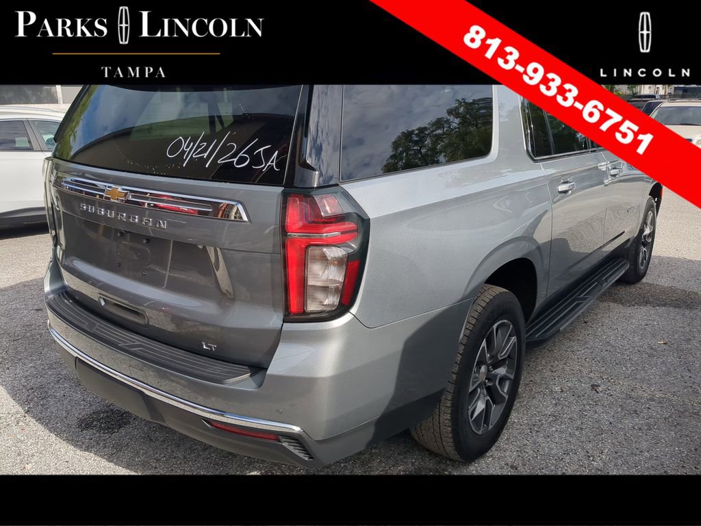 Used 2024 Chevrolet Suburban LT w/ Luxury Package RWD image 9