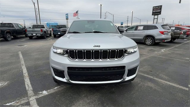 Used 2021 Jeep Grand Cherokee L Laredo image 3