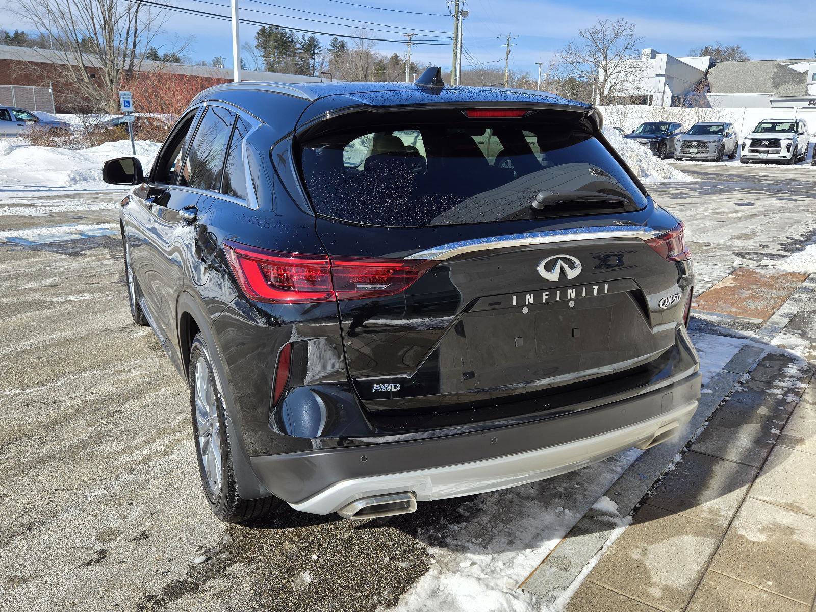 Certified 2025 INFINITI QX50 Luxe image 11