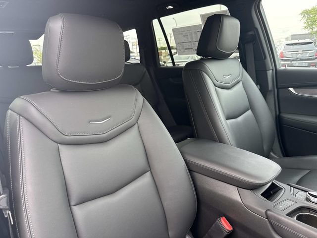 Certified 2024 Cadillac XT6 Luxury w/ LPO, Floor Liner Package AWD/4WD image 23