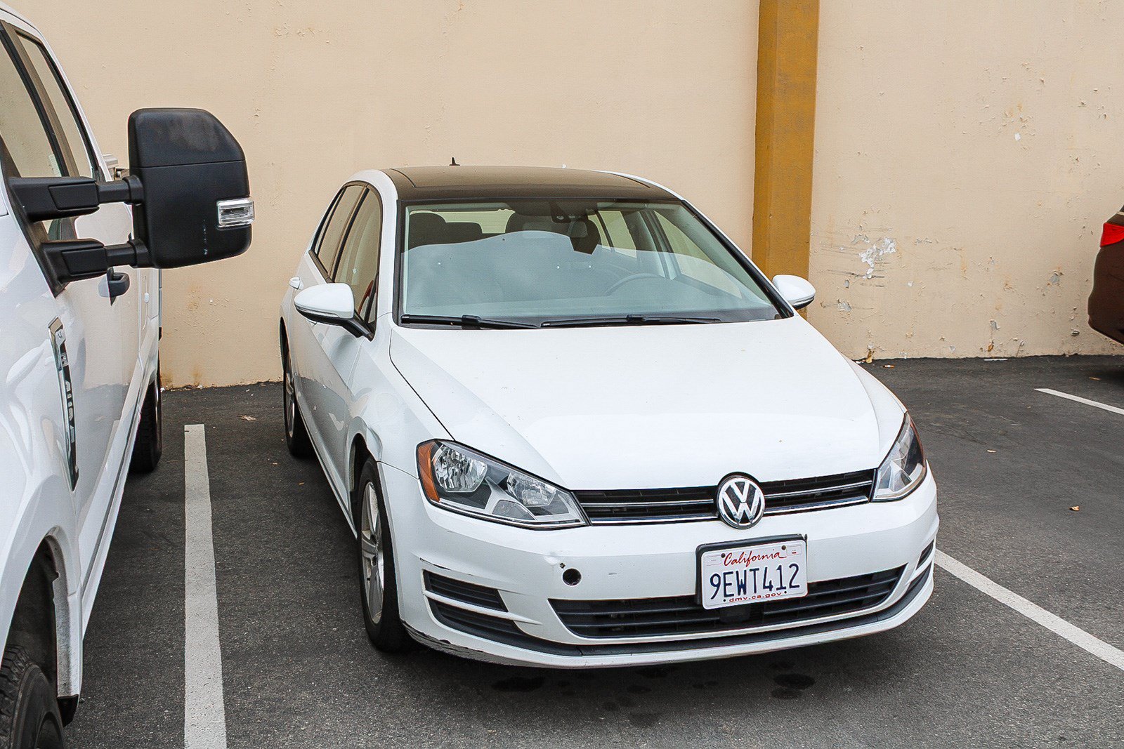 Used 2017 Volkswagen Golf Wolfsburg Edition FWD image 3