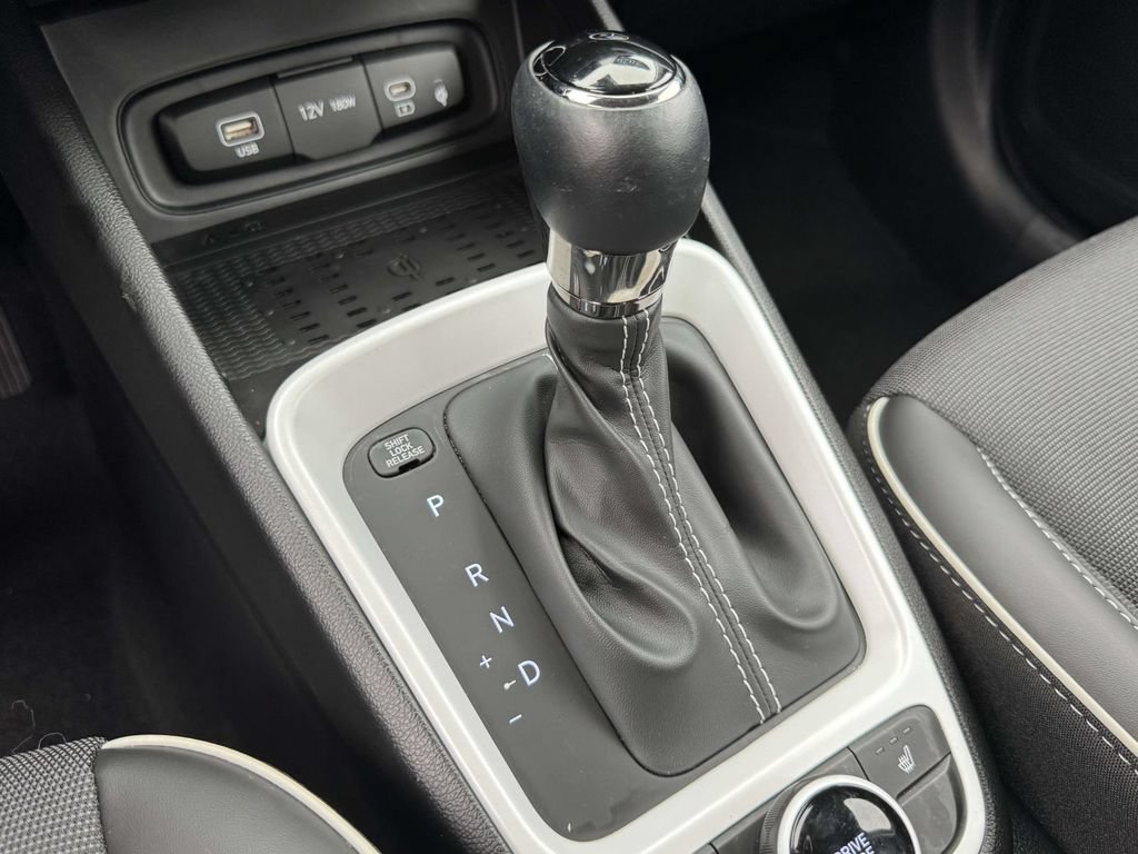 Certified 2026 Hyundai Venue SEL FWD image 29