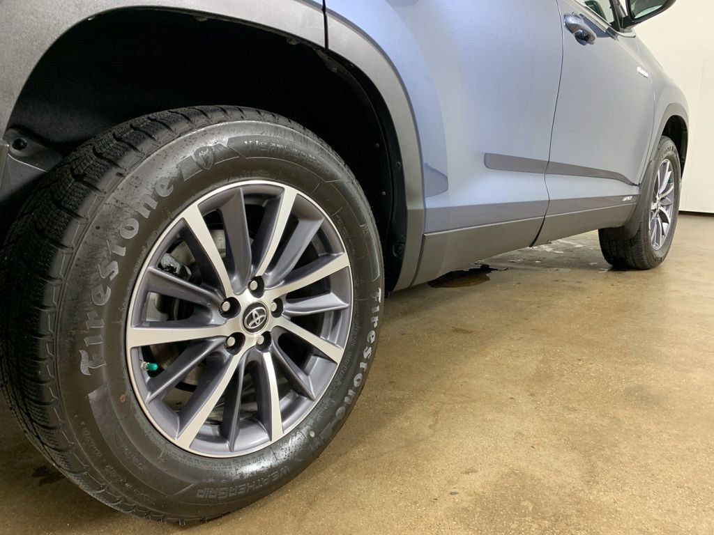 Used 2019 Toyota Highlander XLE AWD/4WD image 9
