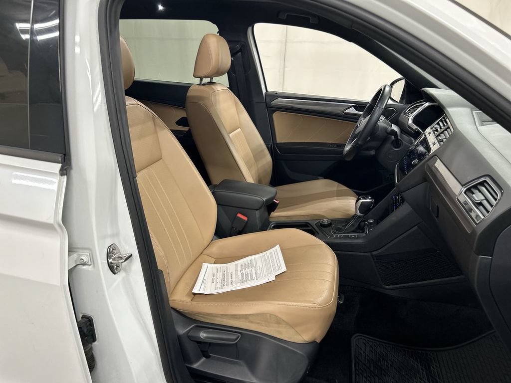 Certified 2024 Volkswagen Tiguan SE R-Line AWD/4WD image 23