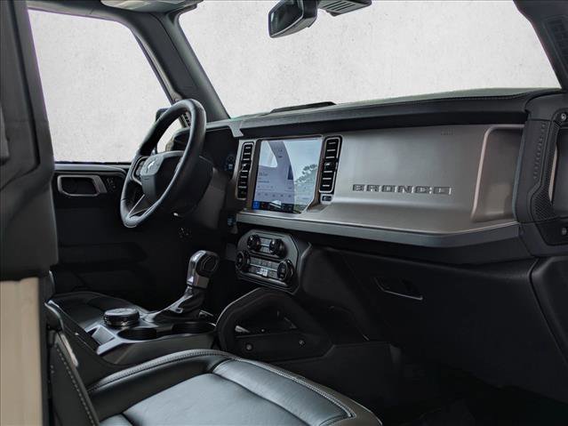 Used 2025 Ford Bronco Outer Banks w/ Sasquatch Package AWD/4WD image 25