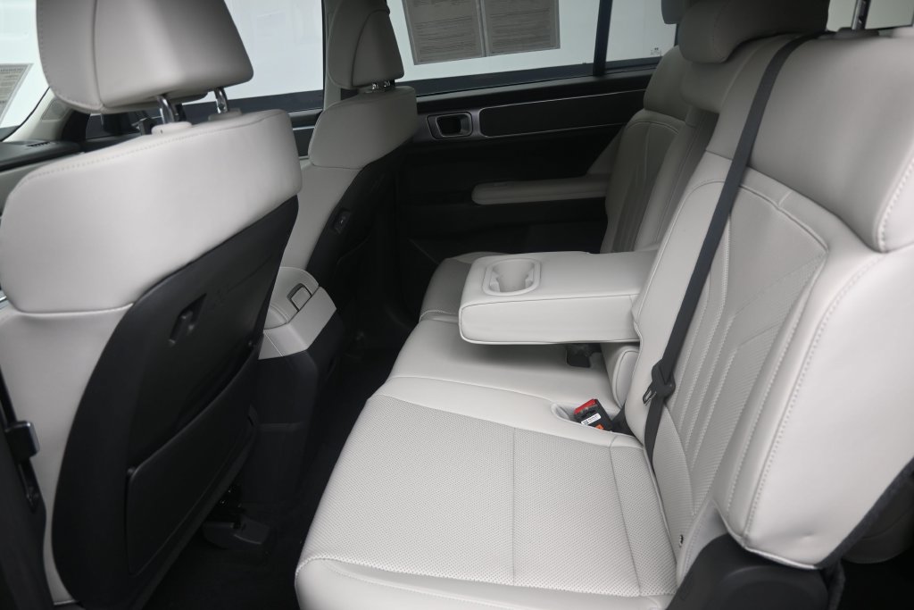 Used 2025 Hyundai Santa Fe SEL FWD image 14