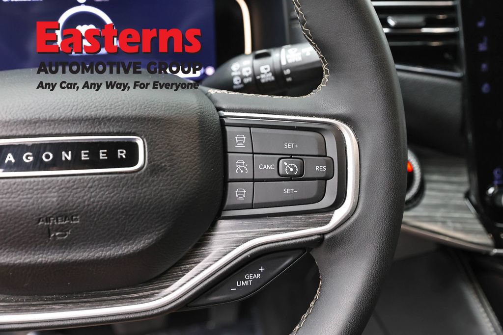 Used 2024 Jeep Wagoneer L Series II RWD image 16