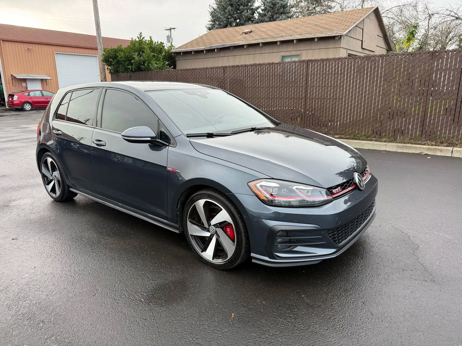 Used 2019 Volkswagen Golf 4-Door image 3