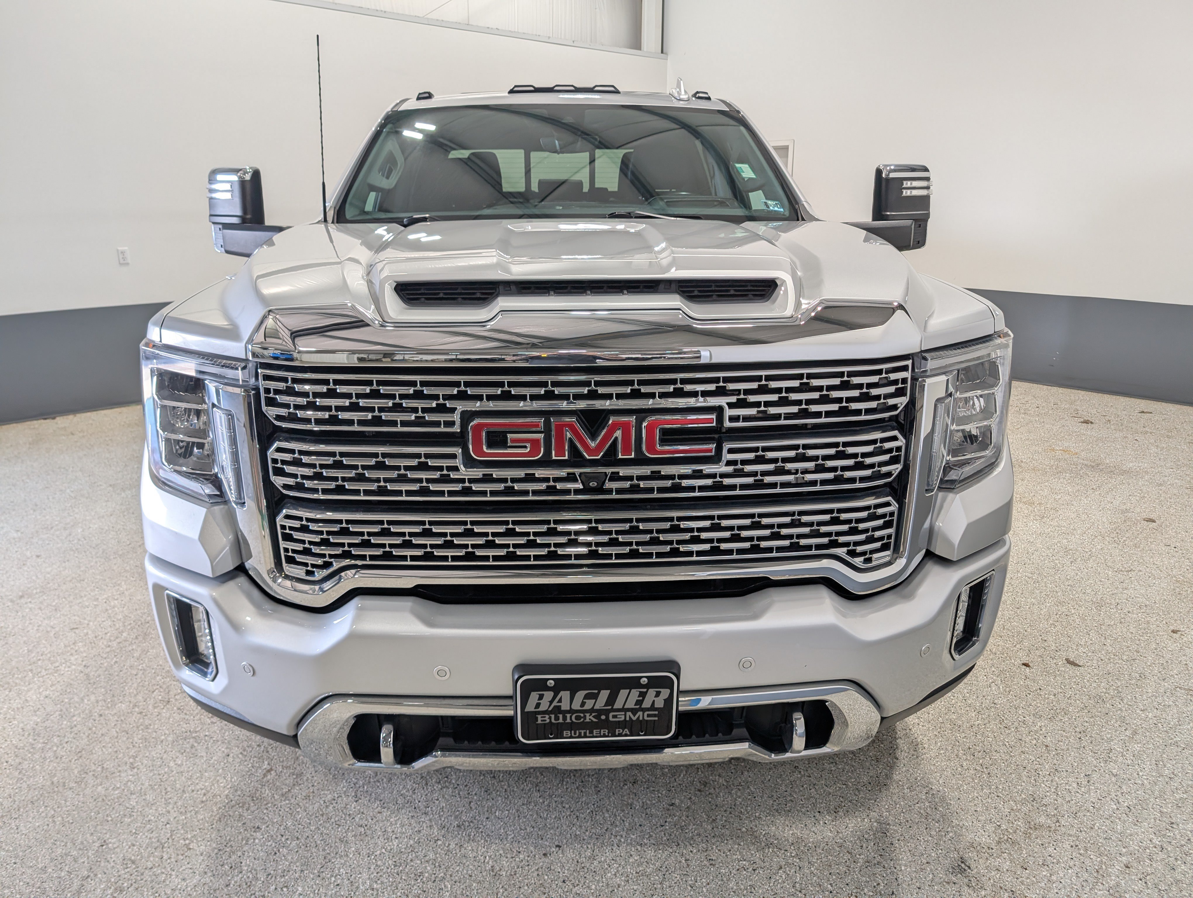Used 2020 GMC Sierra 3500 Denali w/ Denali Ultimate Package AWD/4WD image 8