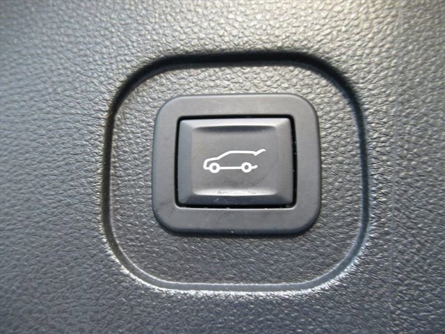 Used 2017 GMC Terrain SLT w/ Open Road Package FWD image 32