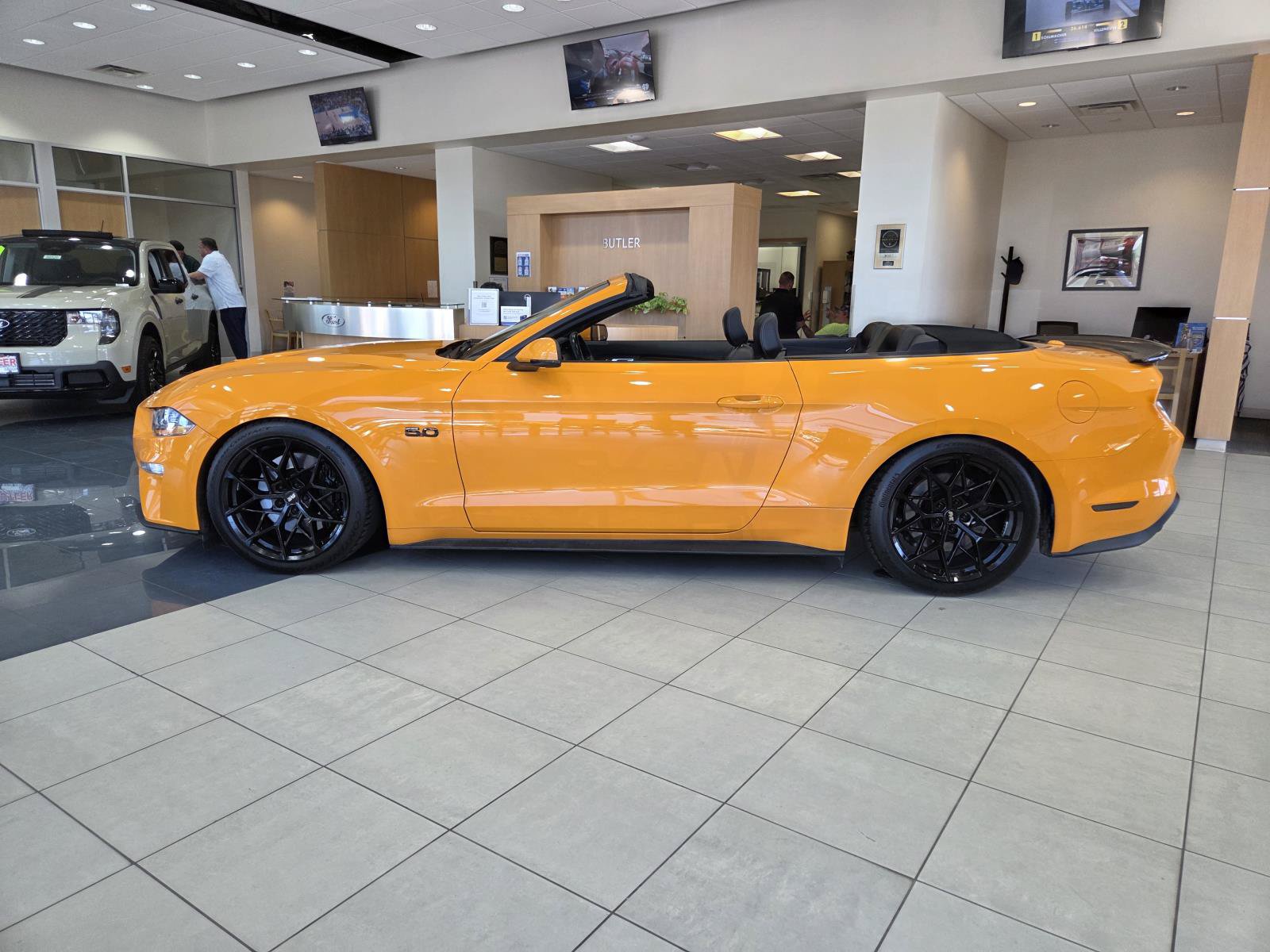 Used 2019 Ford Mustang GT Premium w/ Equipment Group 401A RWD image 8