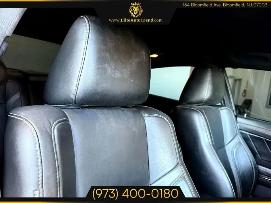 Used 2022 Dodge Charger SXT w/ Blacktop Package image 21