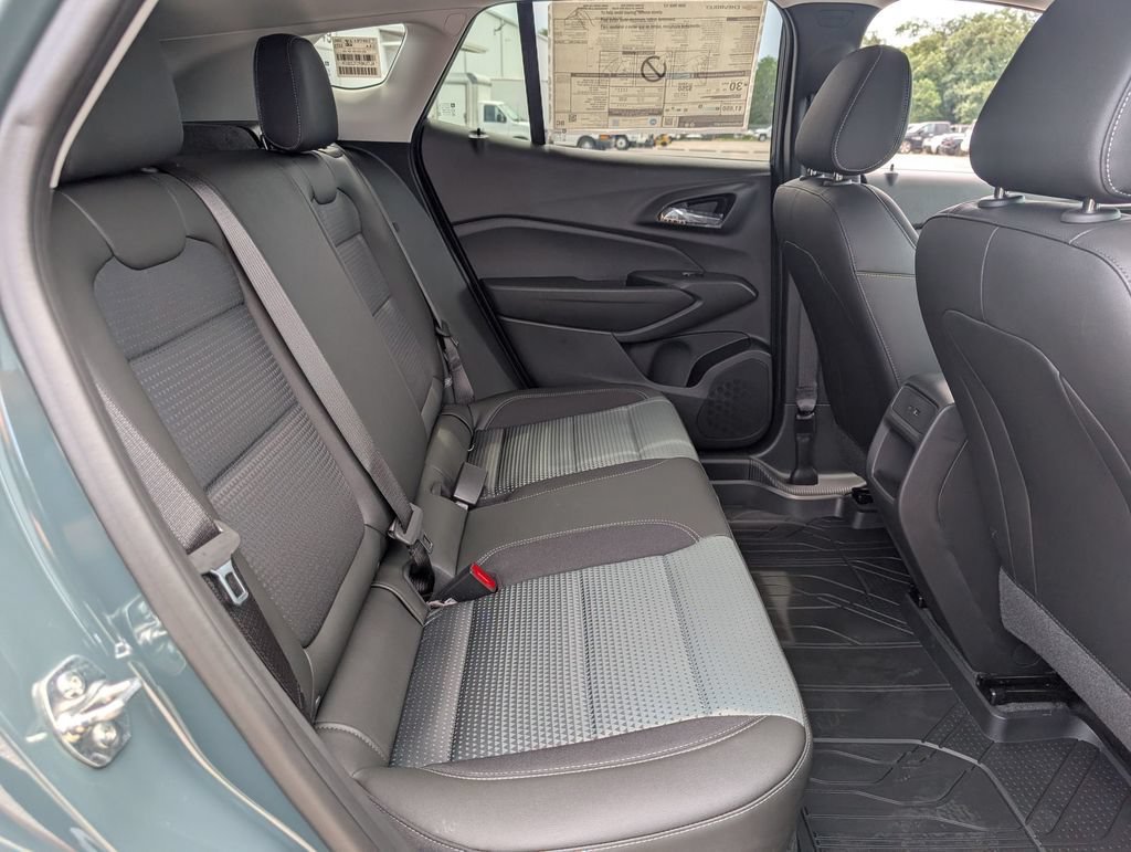 New 2026 Chevrolet Trax LT w/ Sunroof Package FWD image 29