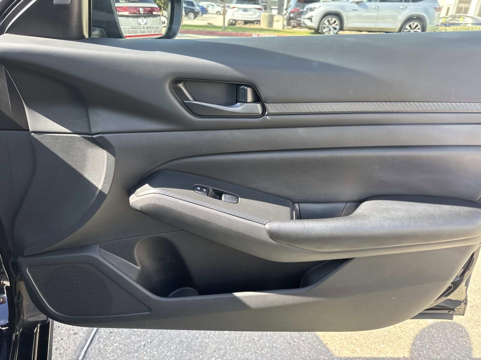 Used 2024 Nissan Altima 2.5 S FWD image 14