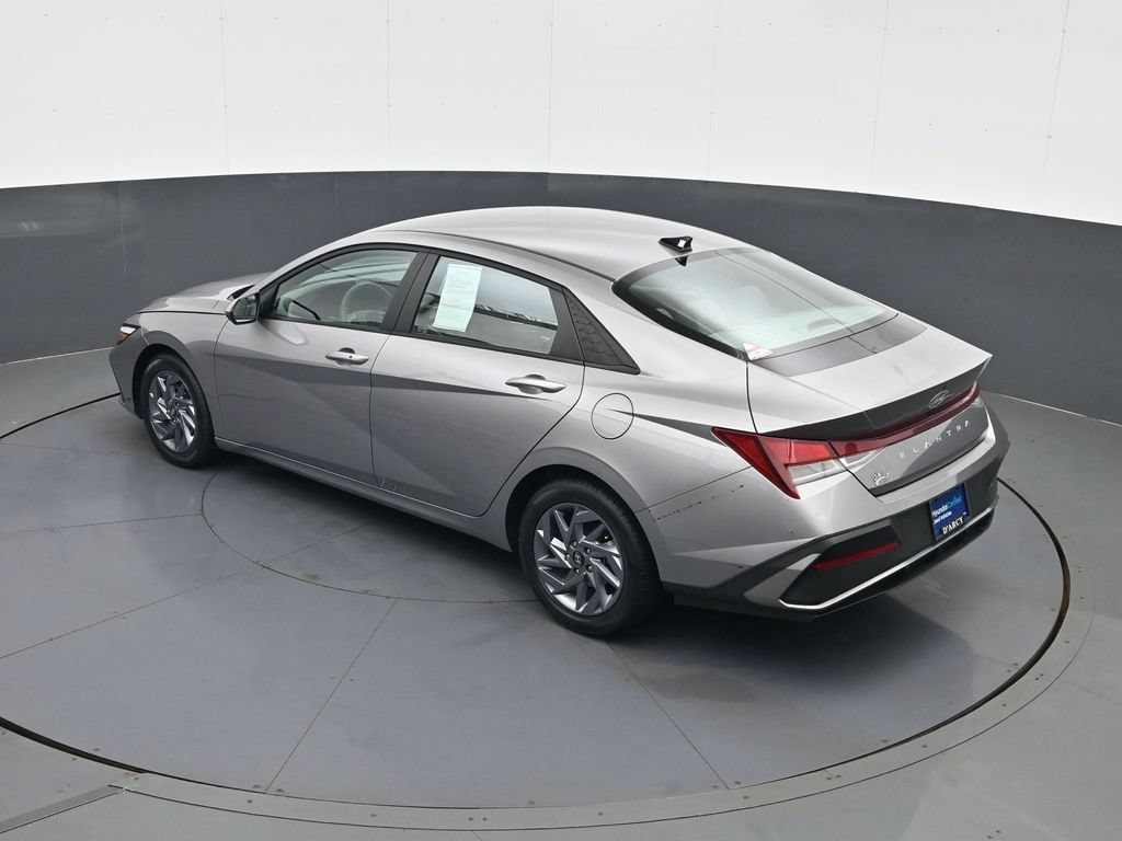 Certified 2024 Hyundai Elantra SEL FWD image 20