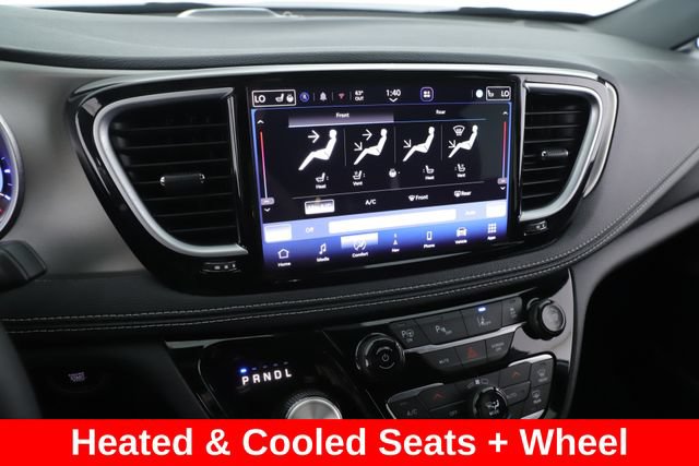 Used 2024 Chrysler Pacifica Premium FWD image 4