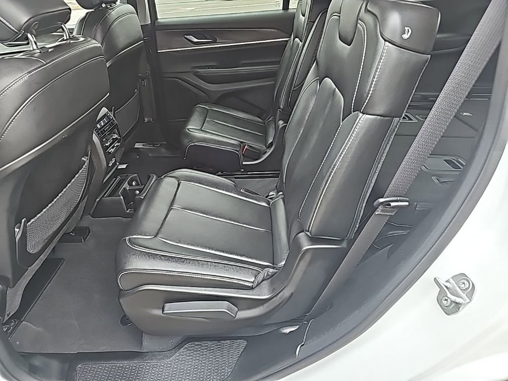 Certified 2023 Jeep Grand Cherokee L Limited image 18