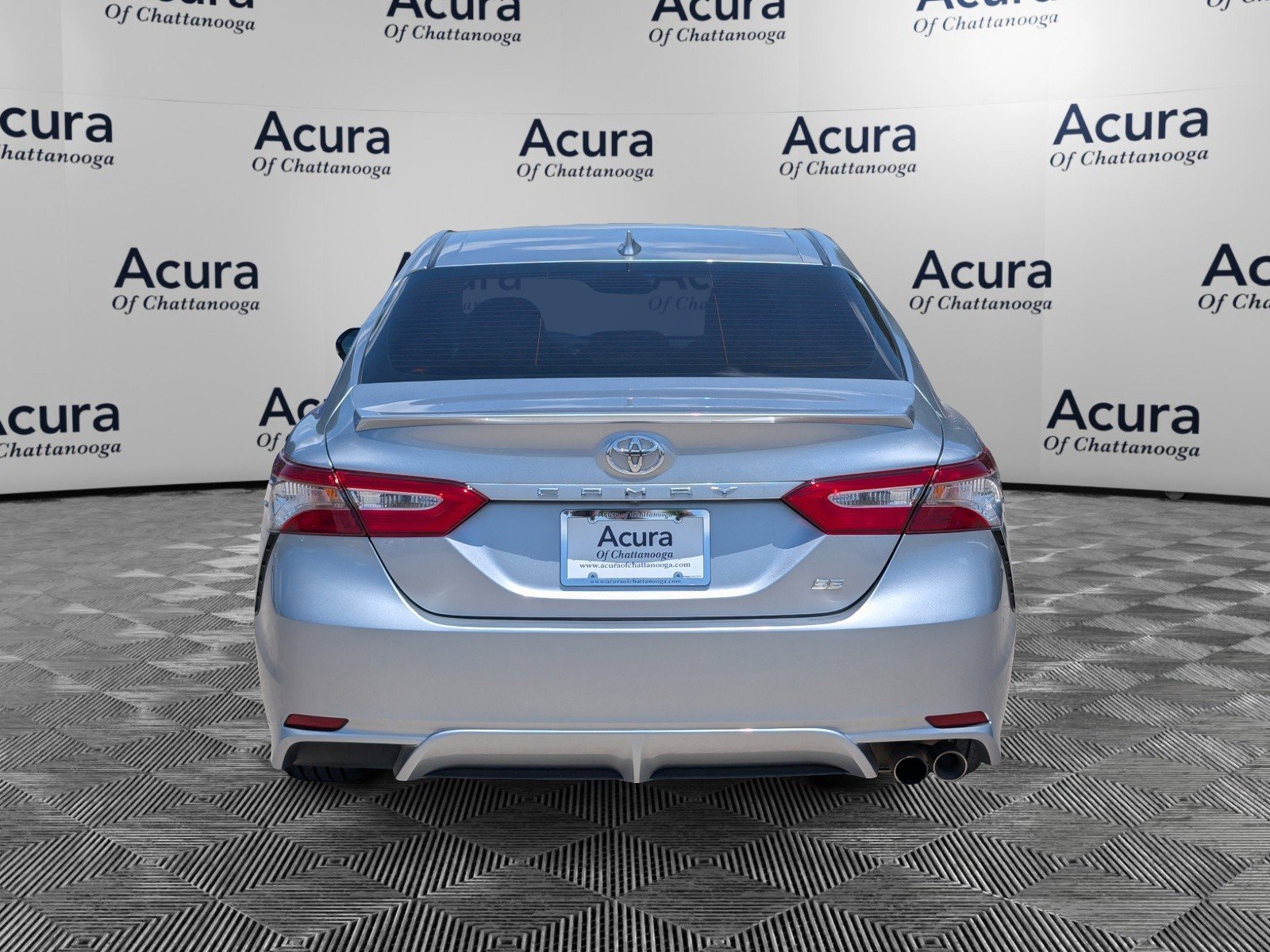 Used 2019 Toyota Camry SE FWD image 6