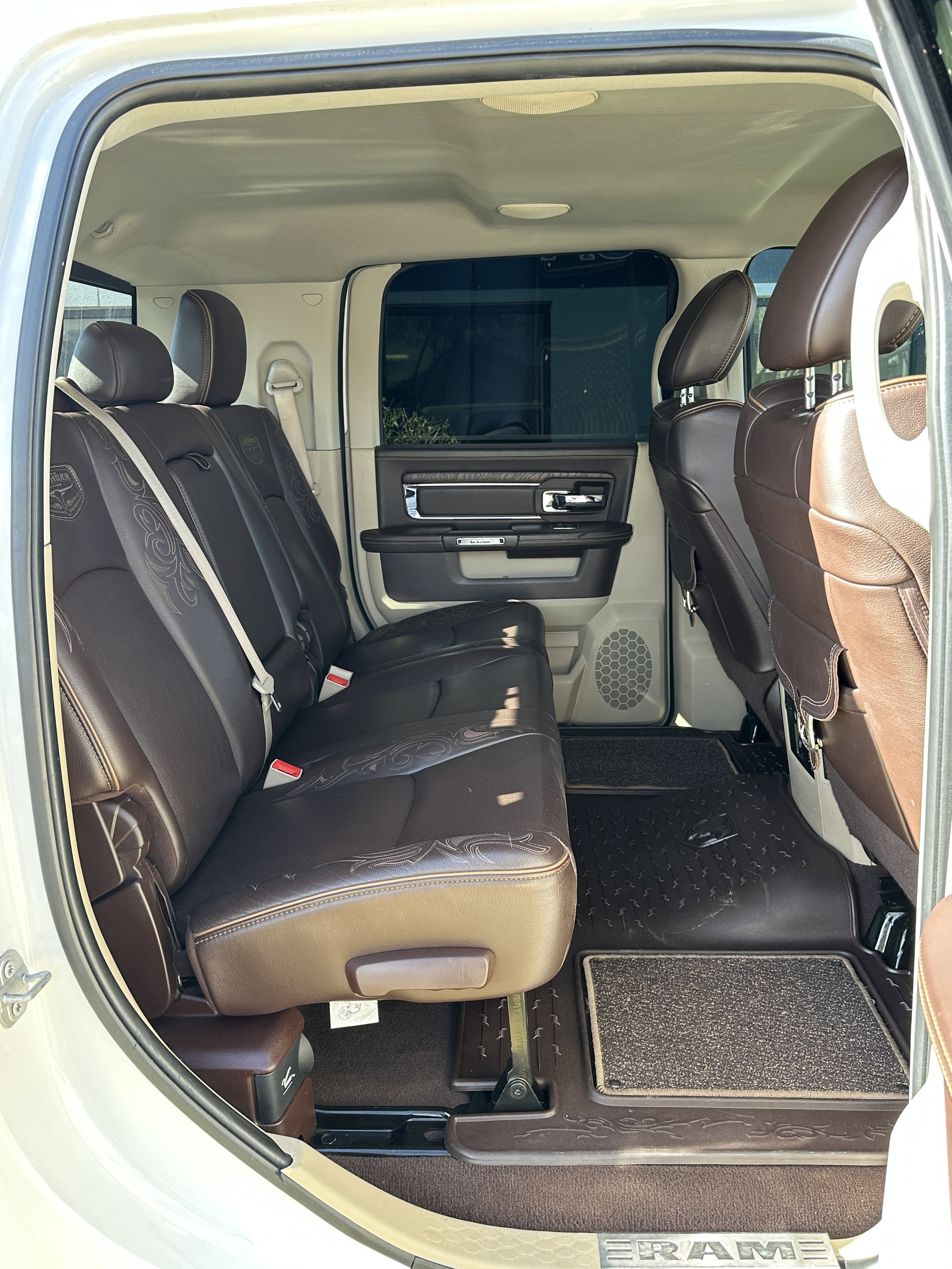 Used 2017 RAM 3500 Laramie Longhorn w/ Convenience Group image 36