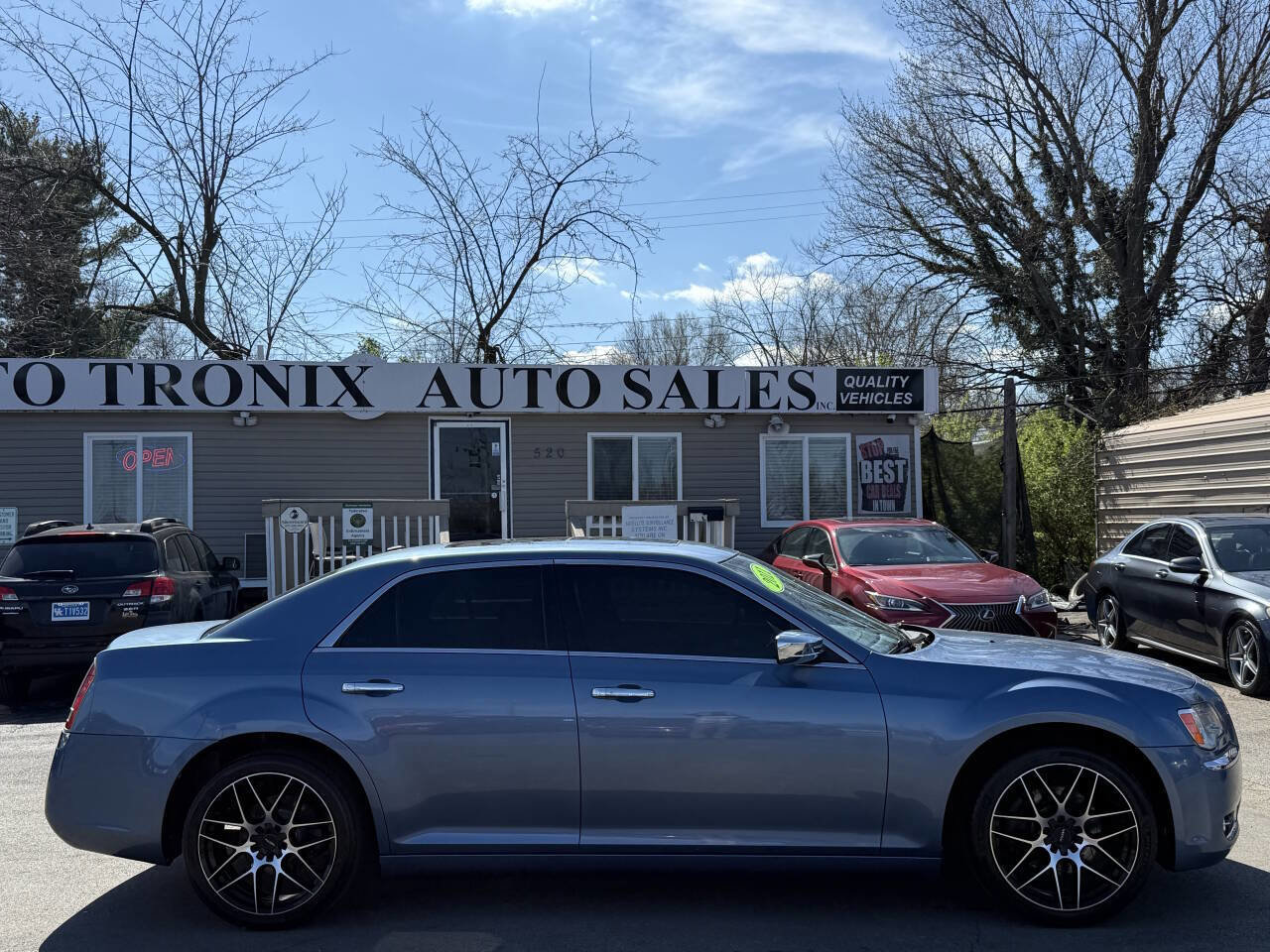 Used 2011 Chrysler 300 C image 6