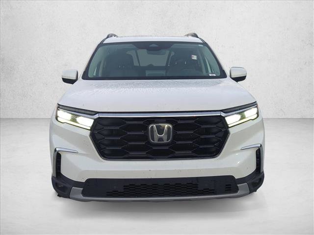 Used 2023 Honda Pilot Touring image 3