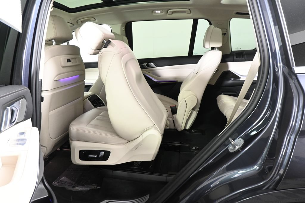 Used 2020 BMW X7 xDrive40i w/ Premium Package AWD/4WD image 35