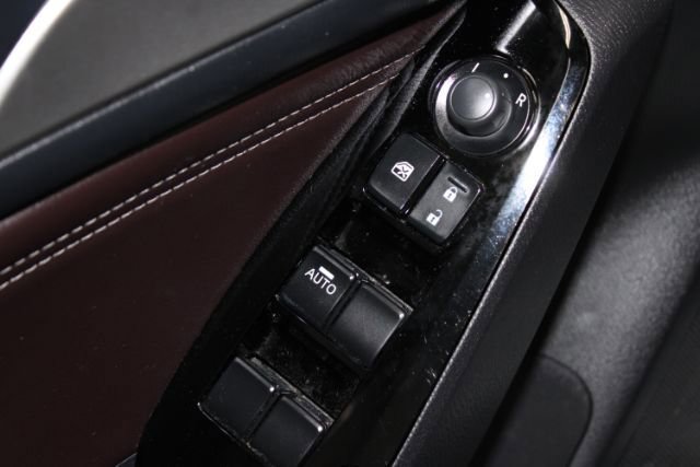 Used 2018 MAZDA MAZDA3 Touring FWD image 9