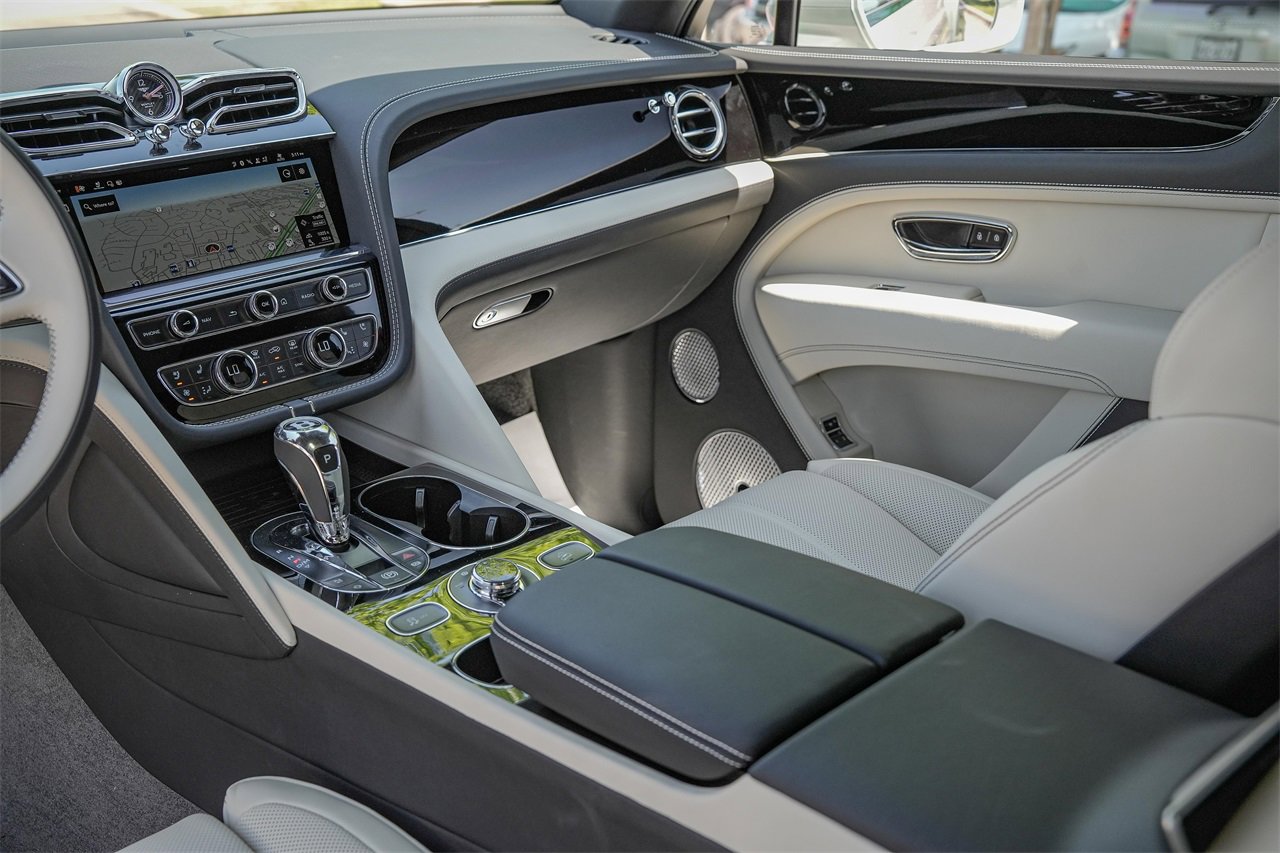 New 2025 Bentley Bentayga Extended Wheelbase image 18