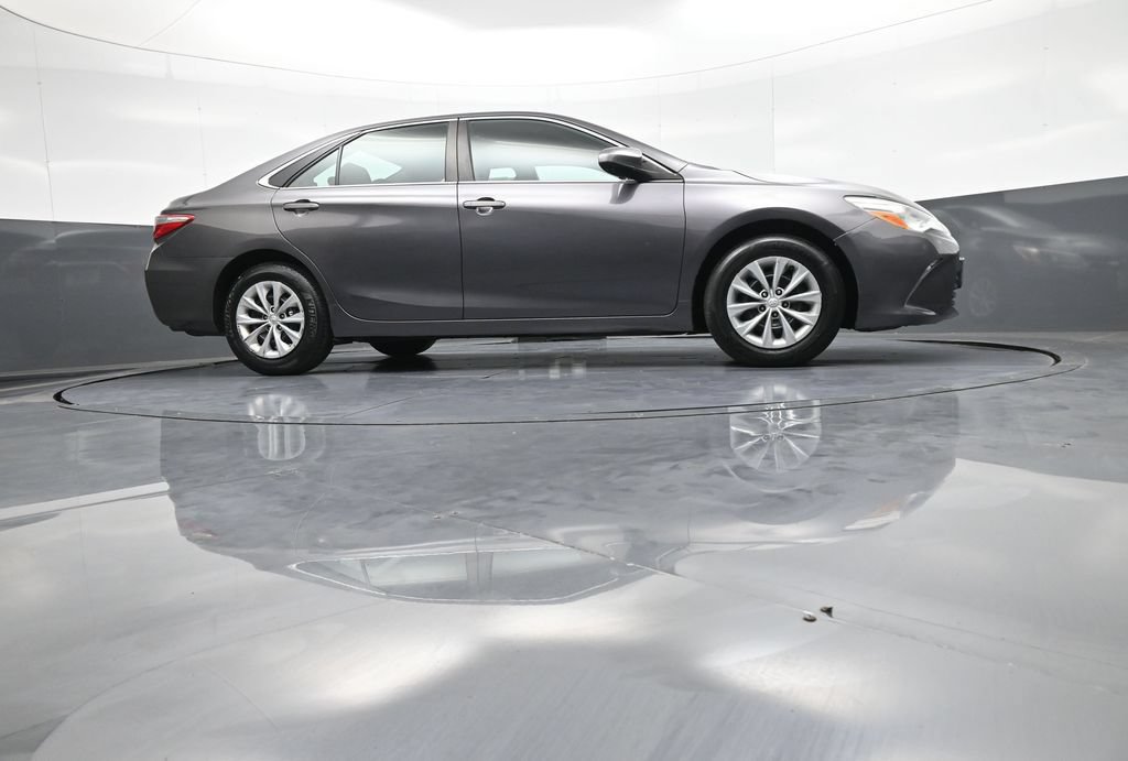 Used 2016 Toyota Camry LE FWD image 28