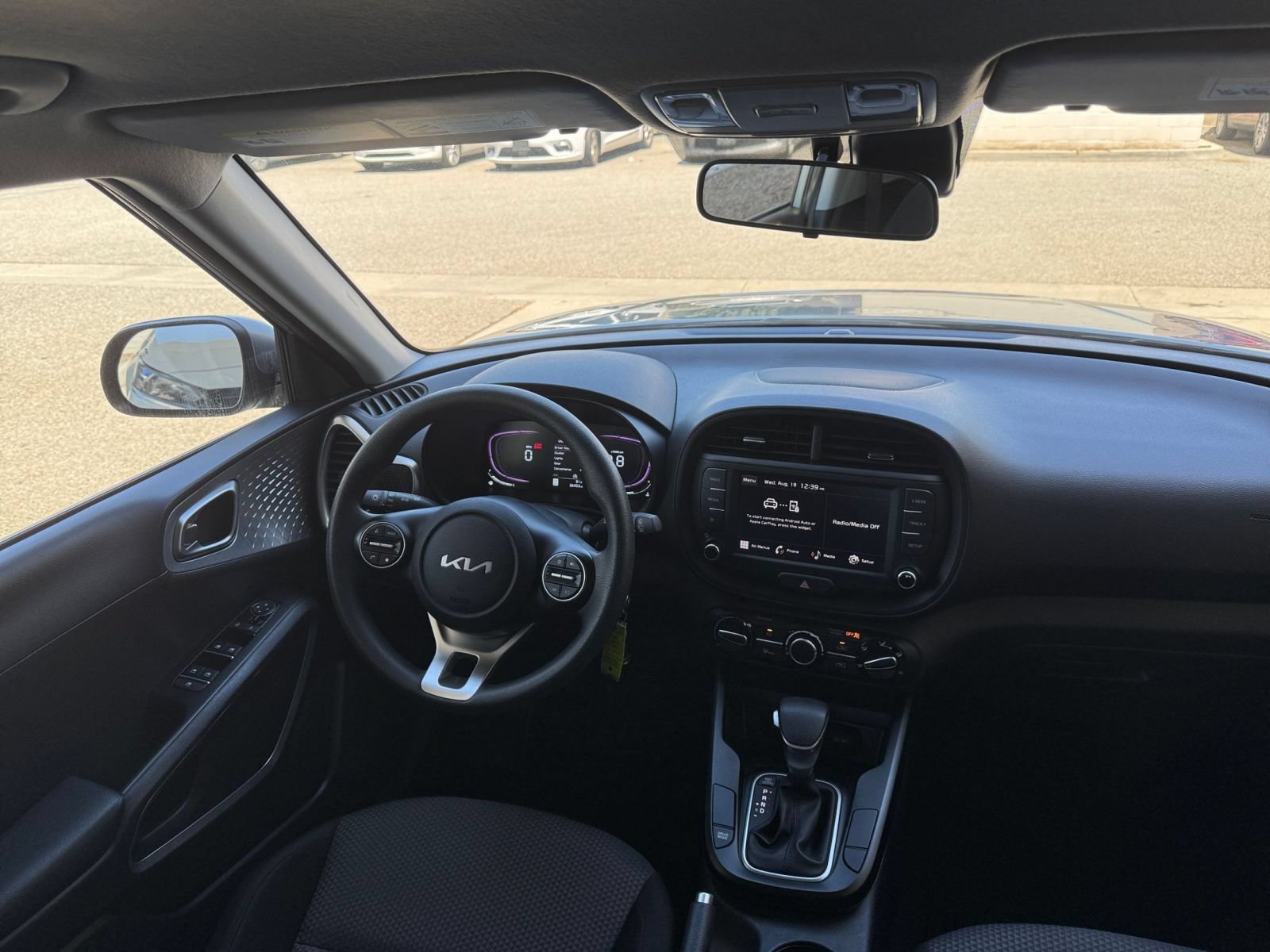 Used 2025 Kia Soul LX w/ LX Technology Package FWD image 31