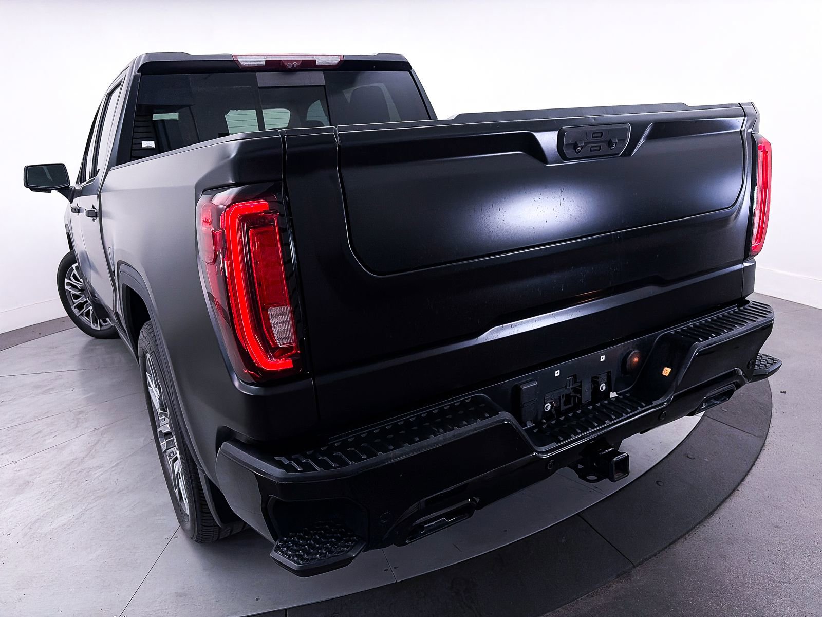Used 2022 GMC Sierra 1500 Denali w/ Technology Package AWD/4WD image 12