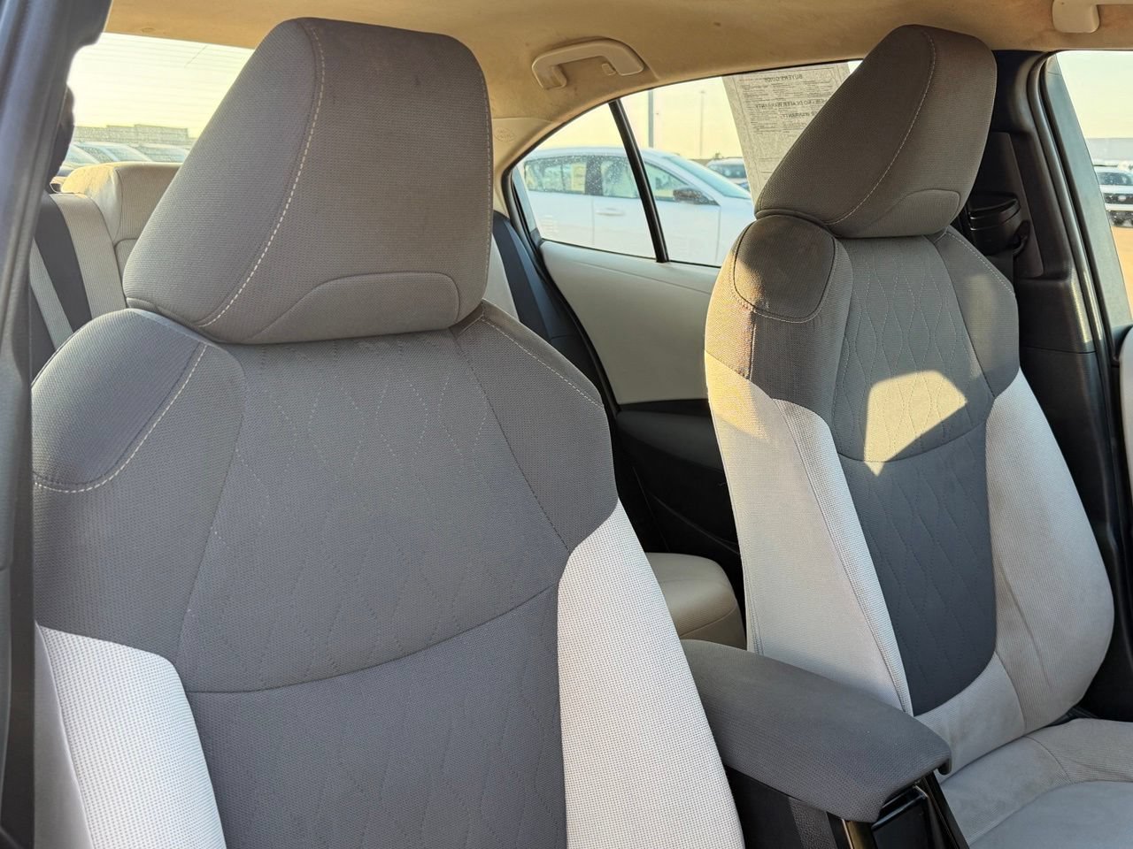 Used 2021 Toyota Corolla LE FWD image 30