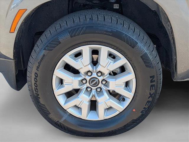 Used 2023 Nissan Frontier SV image 22