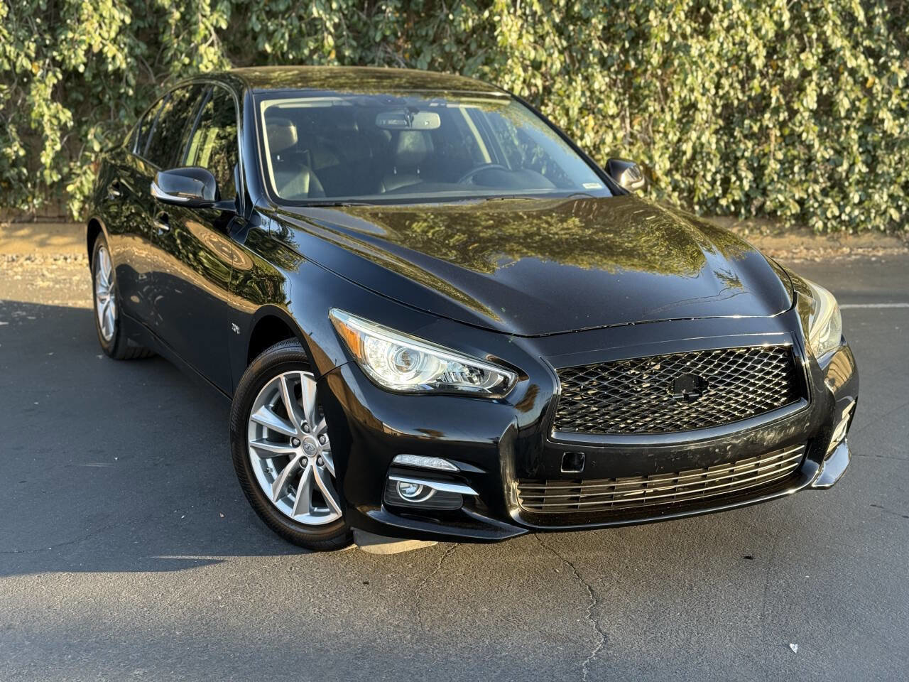 Used 2017 INFINITI Q50 2.0t w/ Moonroof Package image 2