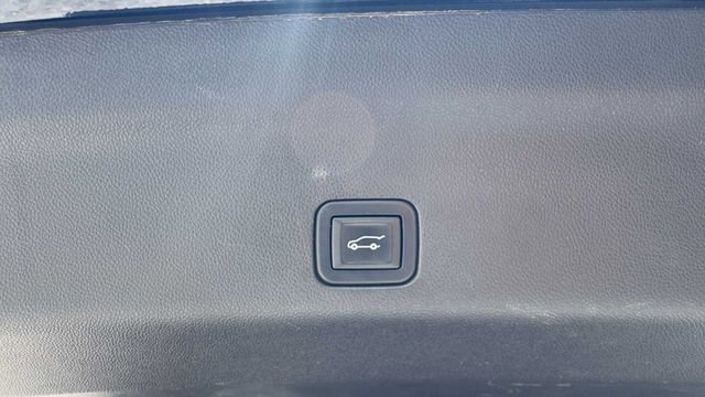 Used 2021 Chevrolet Suburban RST w/ Luxury Package RWD image 38