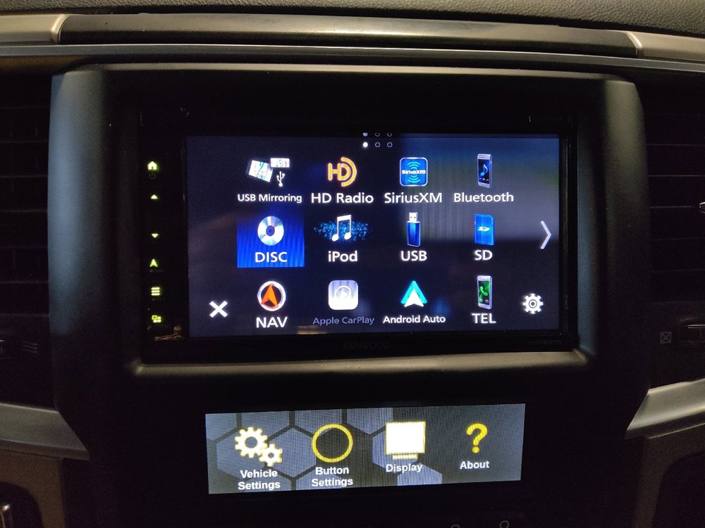 Used 2018 RAM 1500 SLT image 25