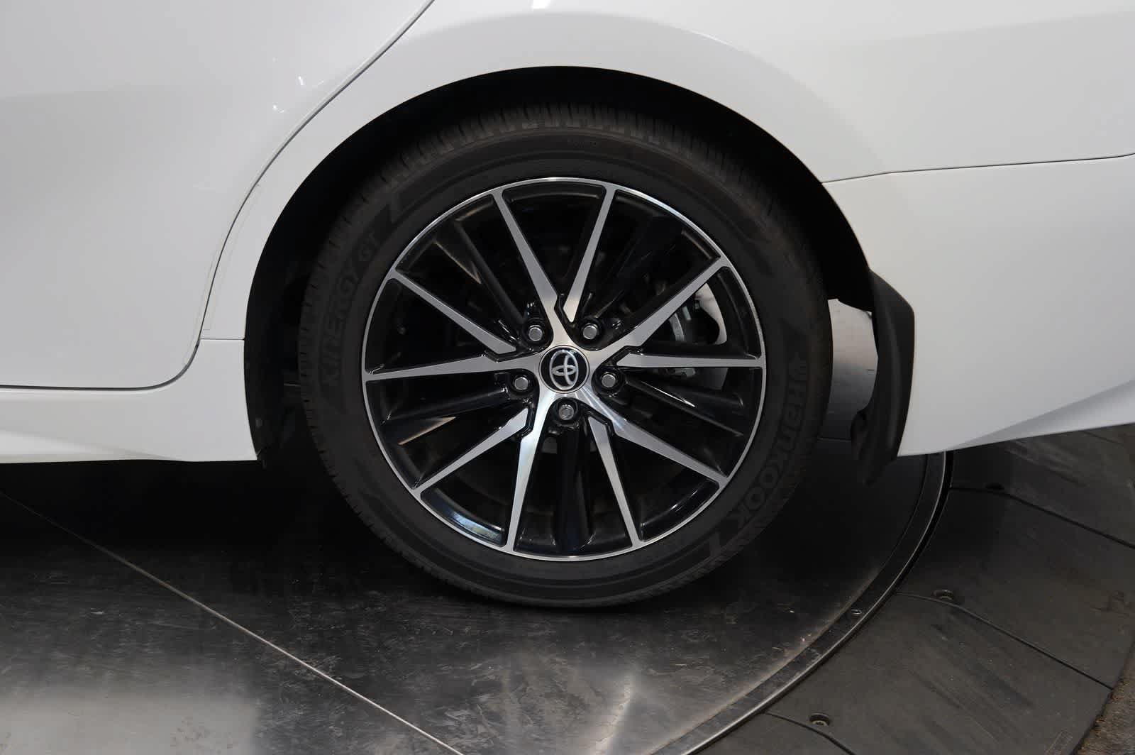 Used 2023 Toyota Camry SE w/ Audio Upgrade Package FWD image 10