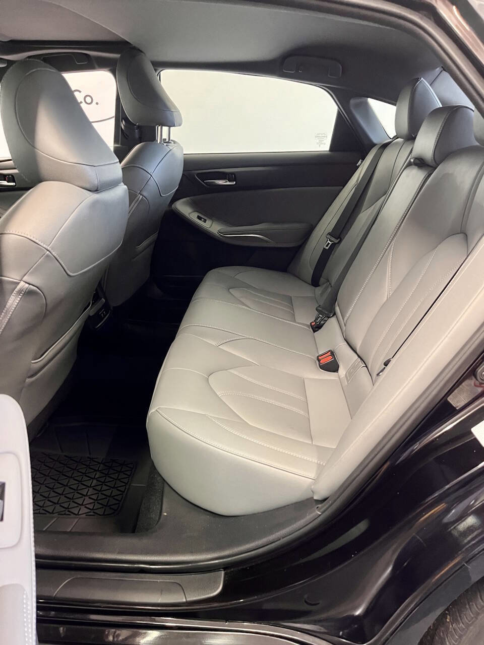 Used 2019 Toyota Avalon XLE w/ Moonroof Package image 16