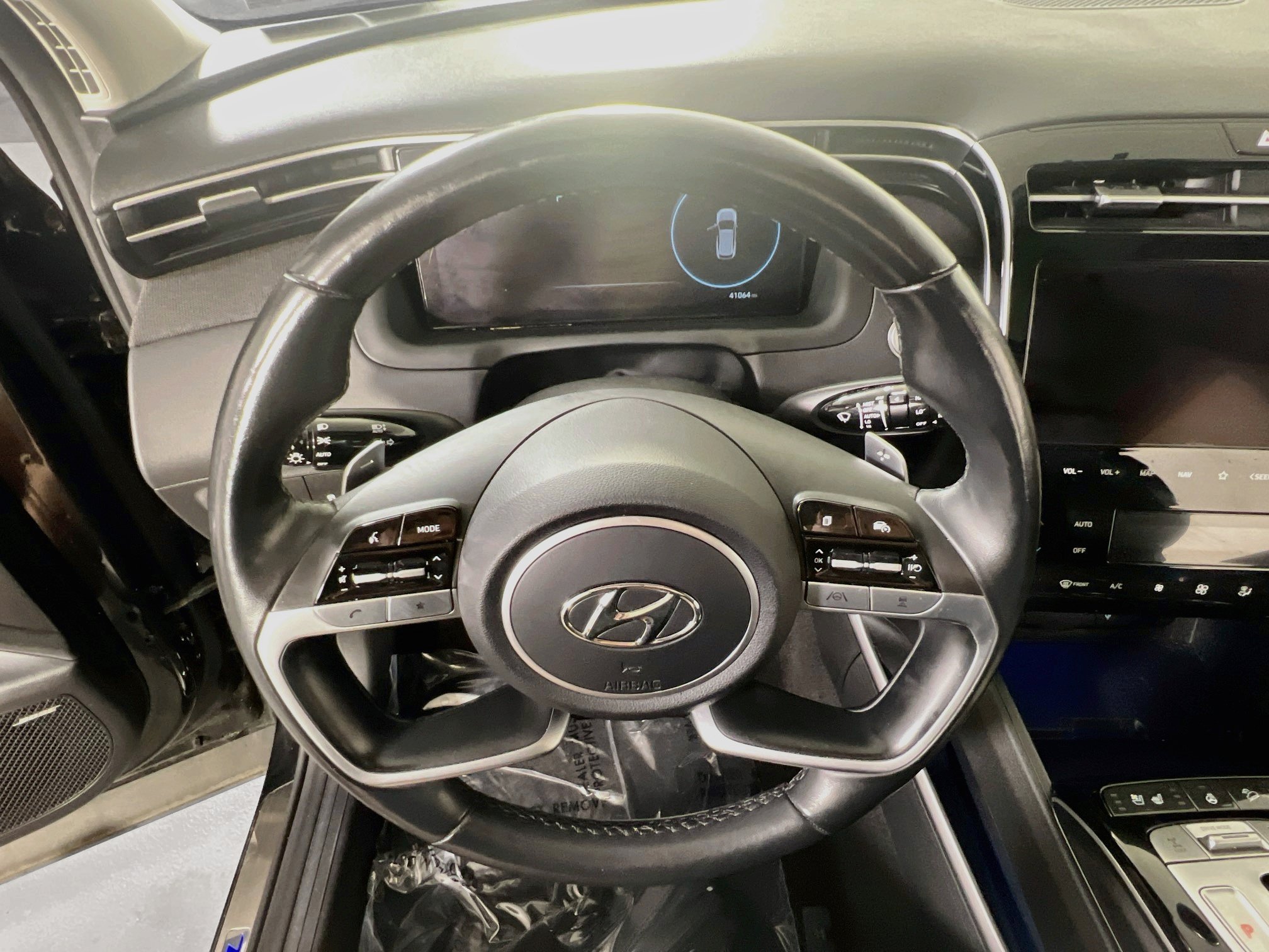 Used 2023 Hyundai Tucson Limited AWD/4WD image 11