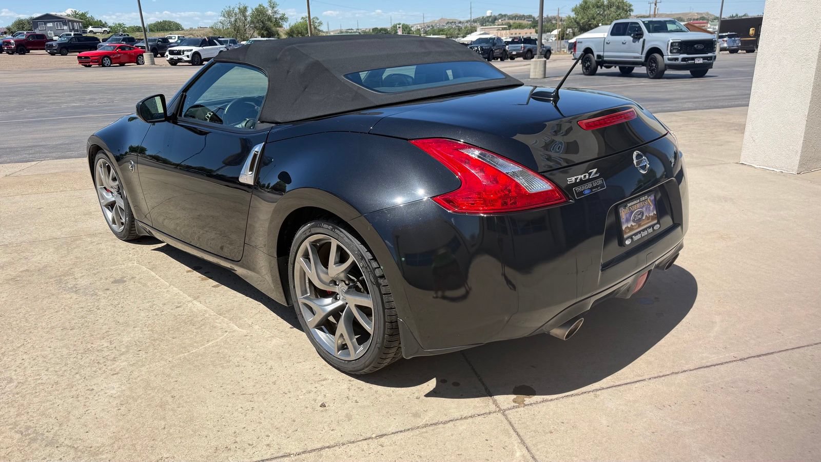 Used 2014 Nissan 370Z Touring w/ Sport Package RWD image 7